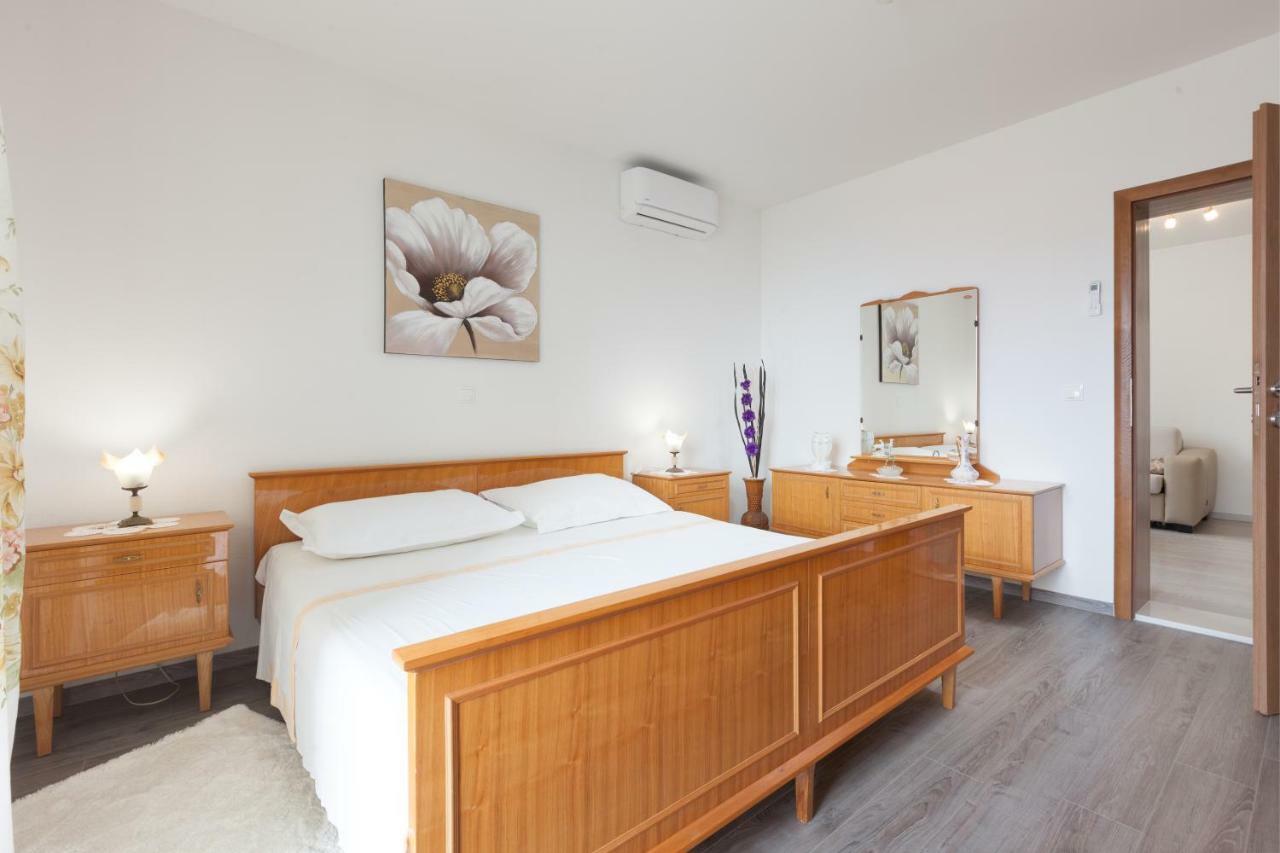 Apartments Turtle Gardens Makarska Eksteriør billede