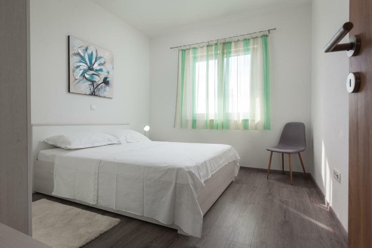 Apartments Turtle Gardens Makarska Eksteriør billede